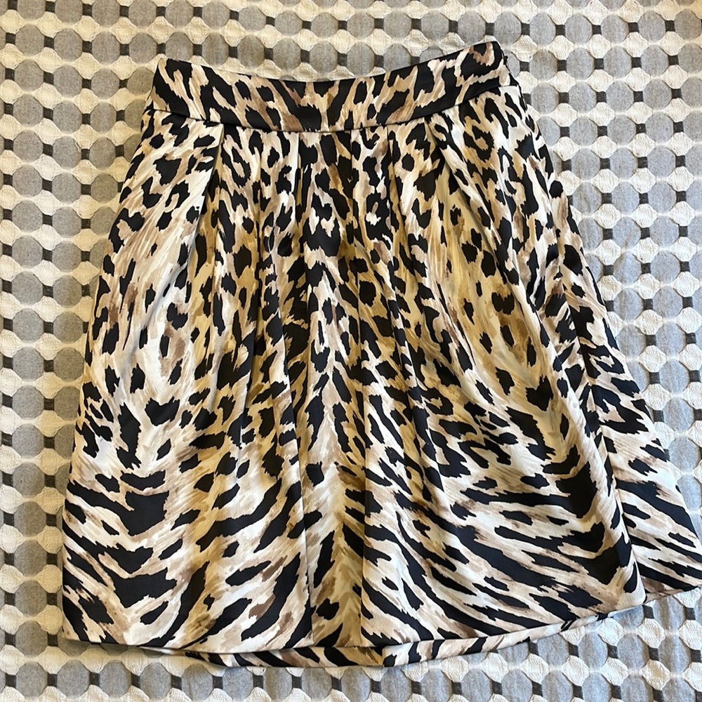 White House Black Market animal print skirt, size 00